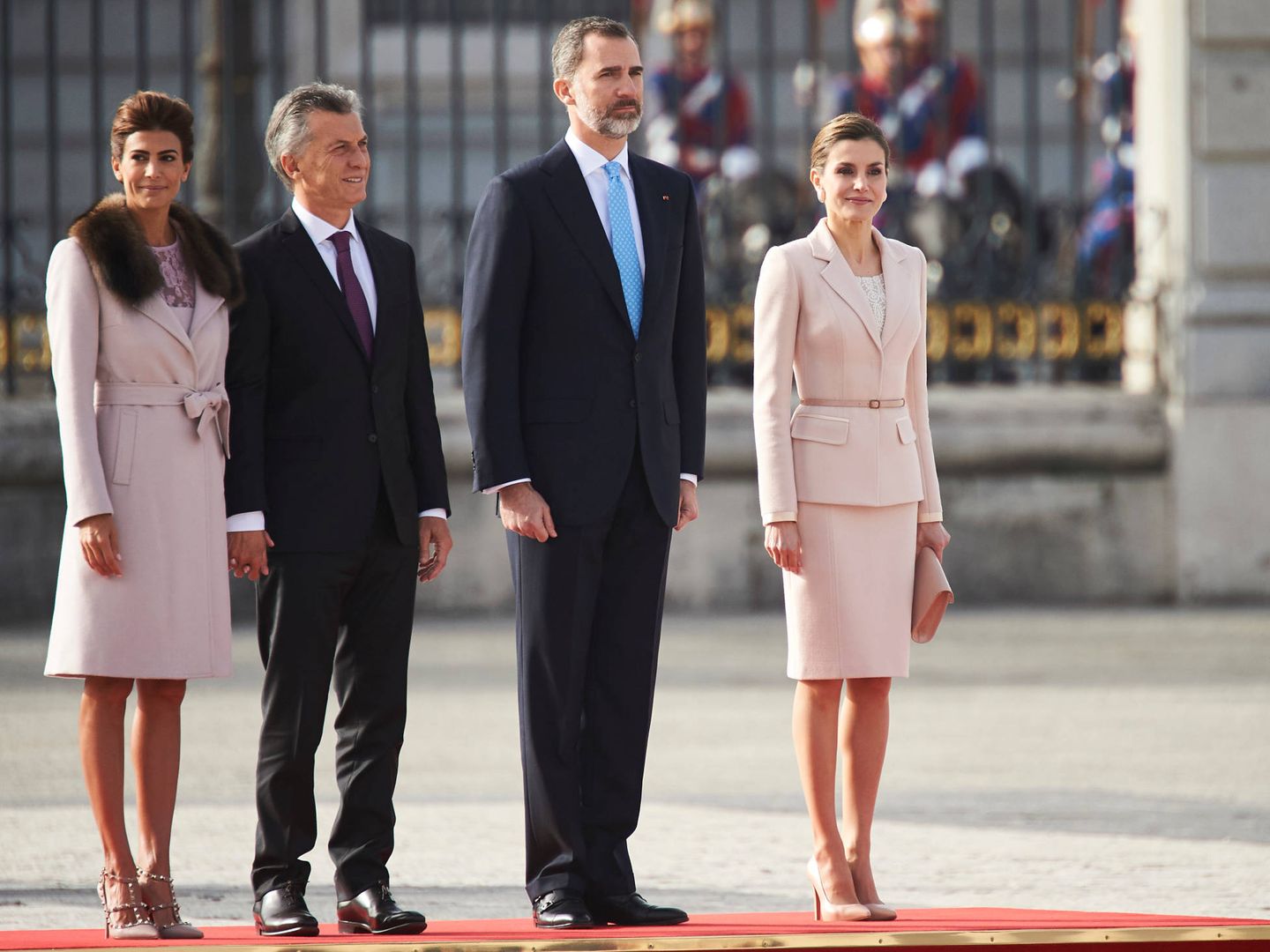 Ceremonia de bienvenida al presidente de Argentina y esposa en el Palacio Real. (Limited Pictures)