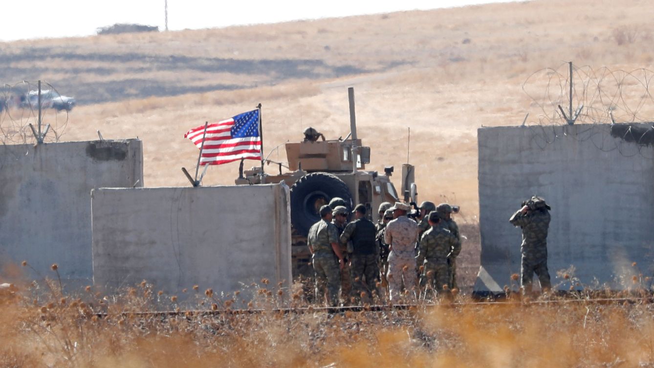 Foto: Tropas estadounidenses y turcas se reunen en la frontera al norte de Siria. (Reuters)