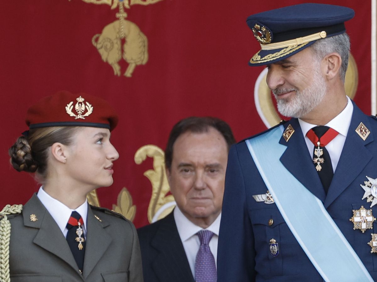 Foto: La princesa de Asturias, Leonor, y el rey Felipe VI. (EFE/Daniel González)