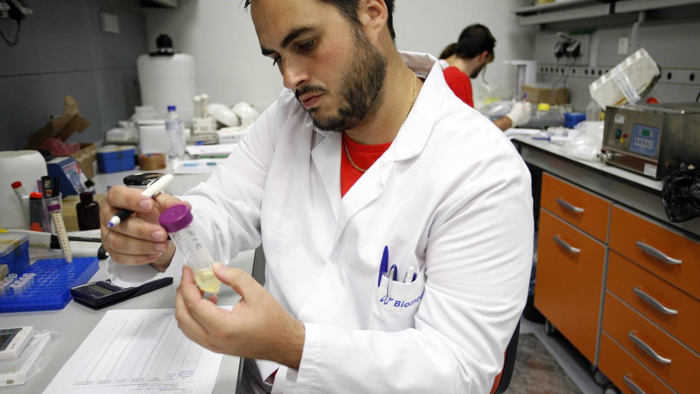 Laboratorios de la biotecnológica Biomedal en Sevilla. (Fernando Ruso)