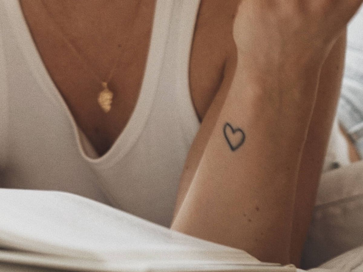 Foto: Tatuaje en el antebrazo. (Unsplash/Mathilde Langevin)