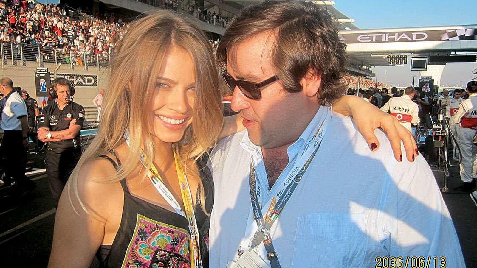 Foto: Carlos Ortega, en un premio de Fórmula 1 en 2013 junto a la modelo Xenia Tchoumitcheva. (Blick)