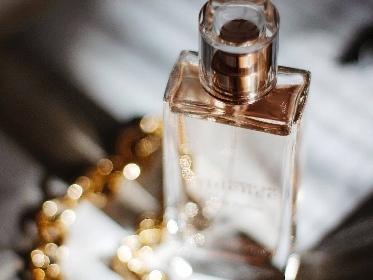 Foto: Practicar el perfume layering permite combinar fragancias y crear aromas nuevos. (Unsplash)