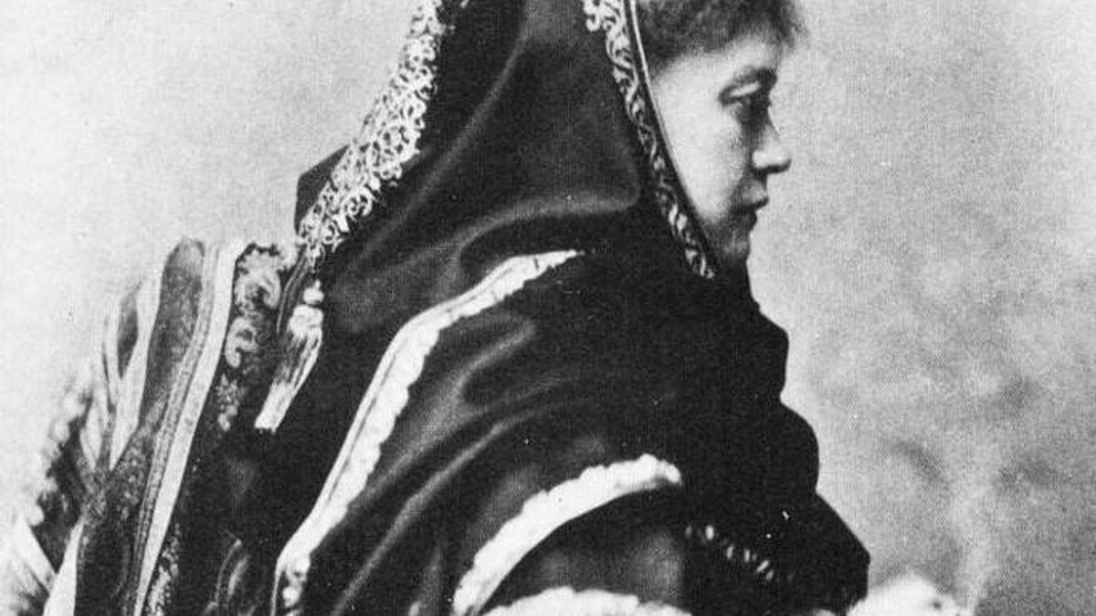 Del espiritismo al New Age: la historia de Madame Blavatsky, la ocultista más famosa del siglo XIX
