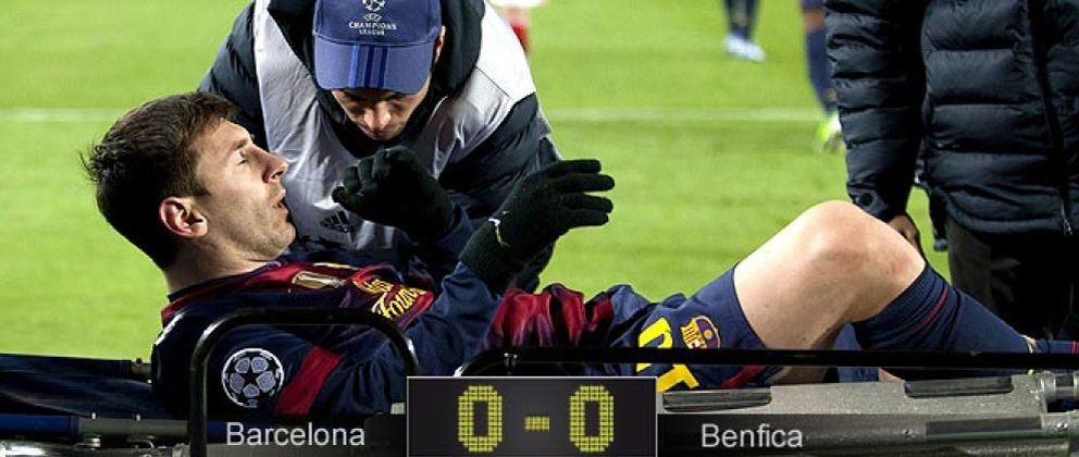 Foto: Una lesión de Messi eclipsa un mal partido del Barcelona ante el Benfica