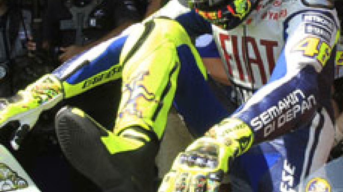 Rossi se vuelve a subir a la moto y termina séptimo en los libres