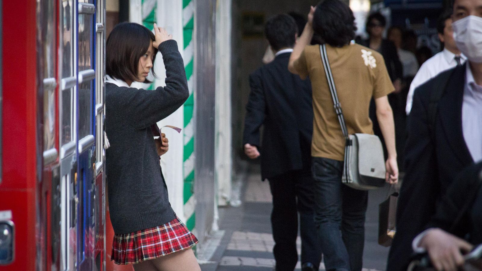 Foto: Una 'colegiala' en una calle de Akihabara. (John Gillespie/CC)