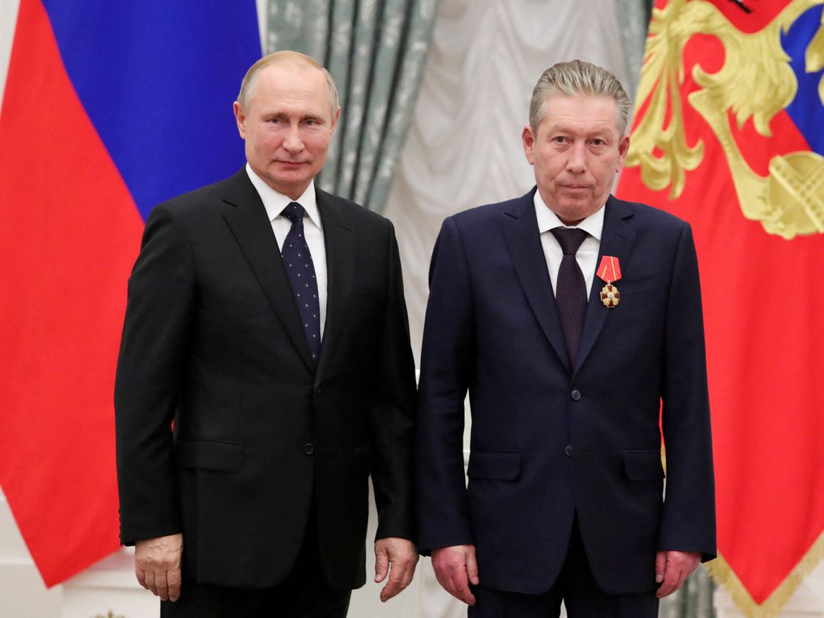Foto: El presidente ruso, Vladímir Putin, junto al magnate Ravil Maganov. (Reuters)