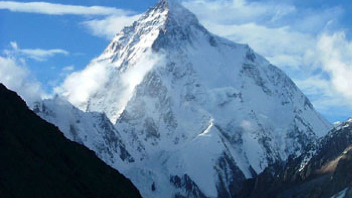 Asciende a 12 el número de alpinistas fallecidos en el K2