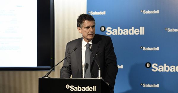 Foto: Jaime Guardiola, presentando los resultados de Banco Sabadell. (Efe)