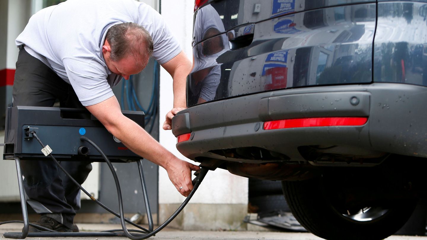 Nuevas medidas para reducir las emisiones de los automóviles (EFE)