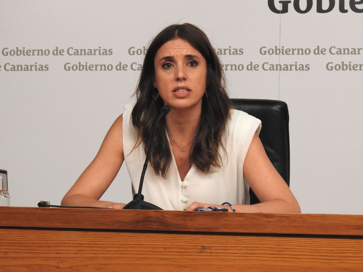 Foto: La ministra de Igualdad, Irene Montero, en una rueda de prensa en Santa Cruz de Tenerife. (EFE/Nerea De Ara)