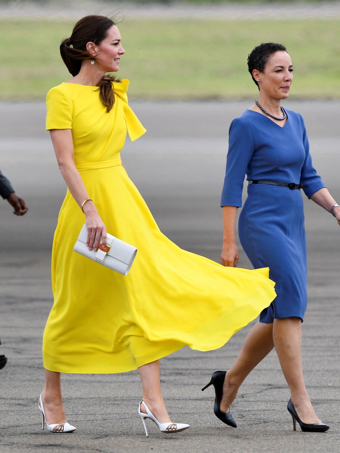 La duquesa, a su llegada a Jamaica. (Reuters/Pool/Toby Melville)