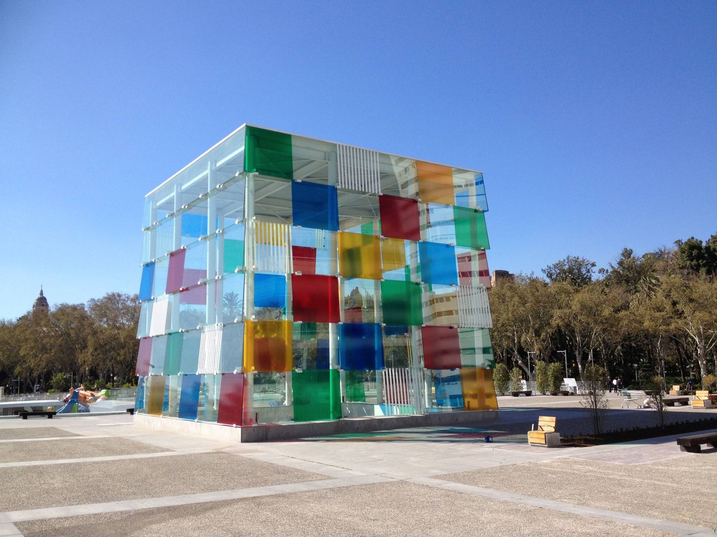 Cubo del Pompidou Málaga, icono de la Málaga contemporánea. (Agustín Rivera)