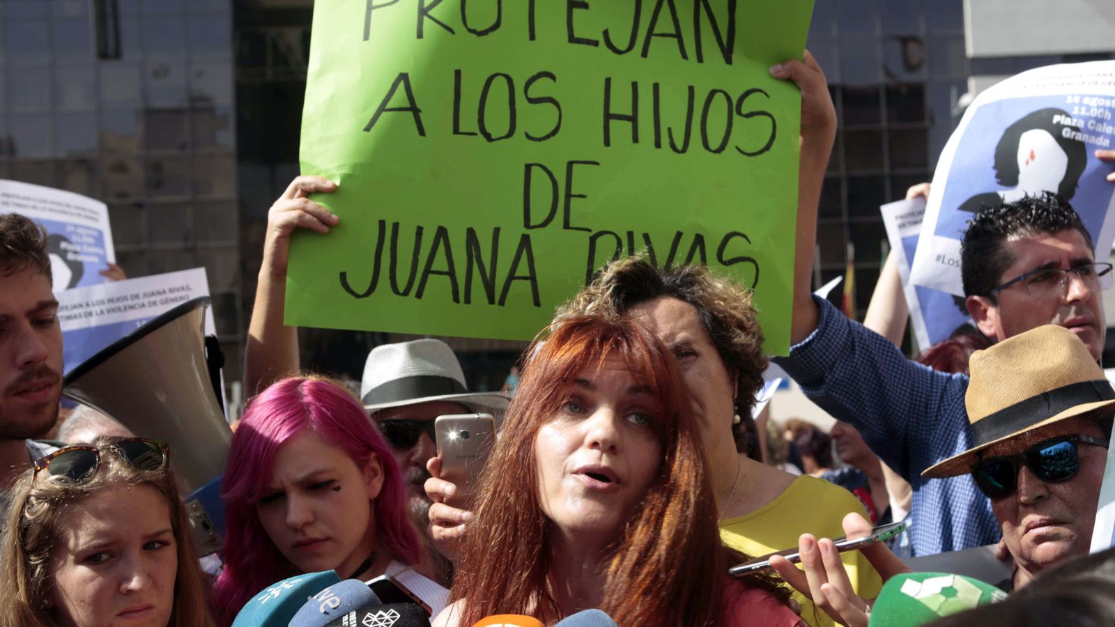 Foto: Concentración en apoyo a Juana Rivas. (EFE)
