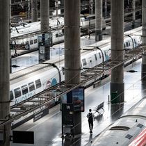 Foto: Trenes en las vías, en la Estación de Madrid - Puerta de Atocha - Almudena Grandes. (Europa Press/Diego Radamés)