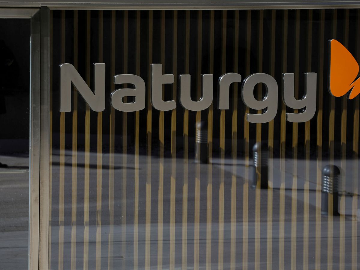 Foto: El logo de Naturgy en la sede. (Reuters)
