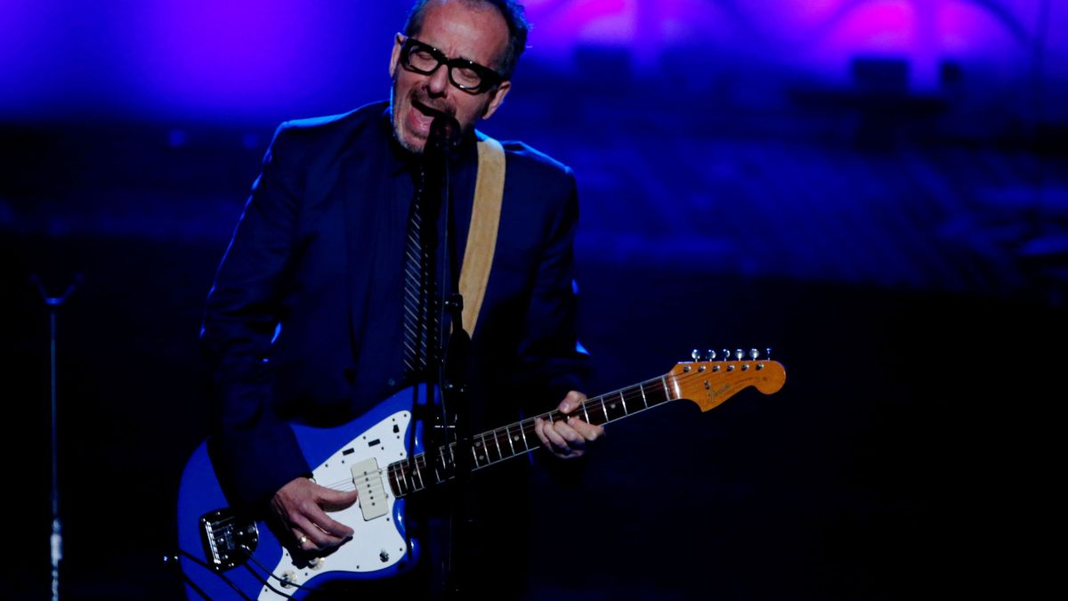 Elvis Costello cancela su gira europea tras revelar que padece un "cáncer agresivo"