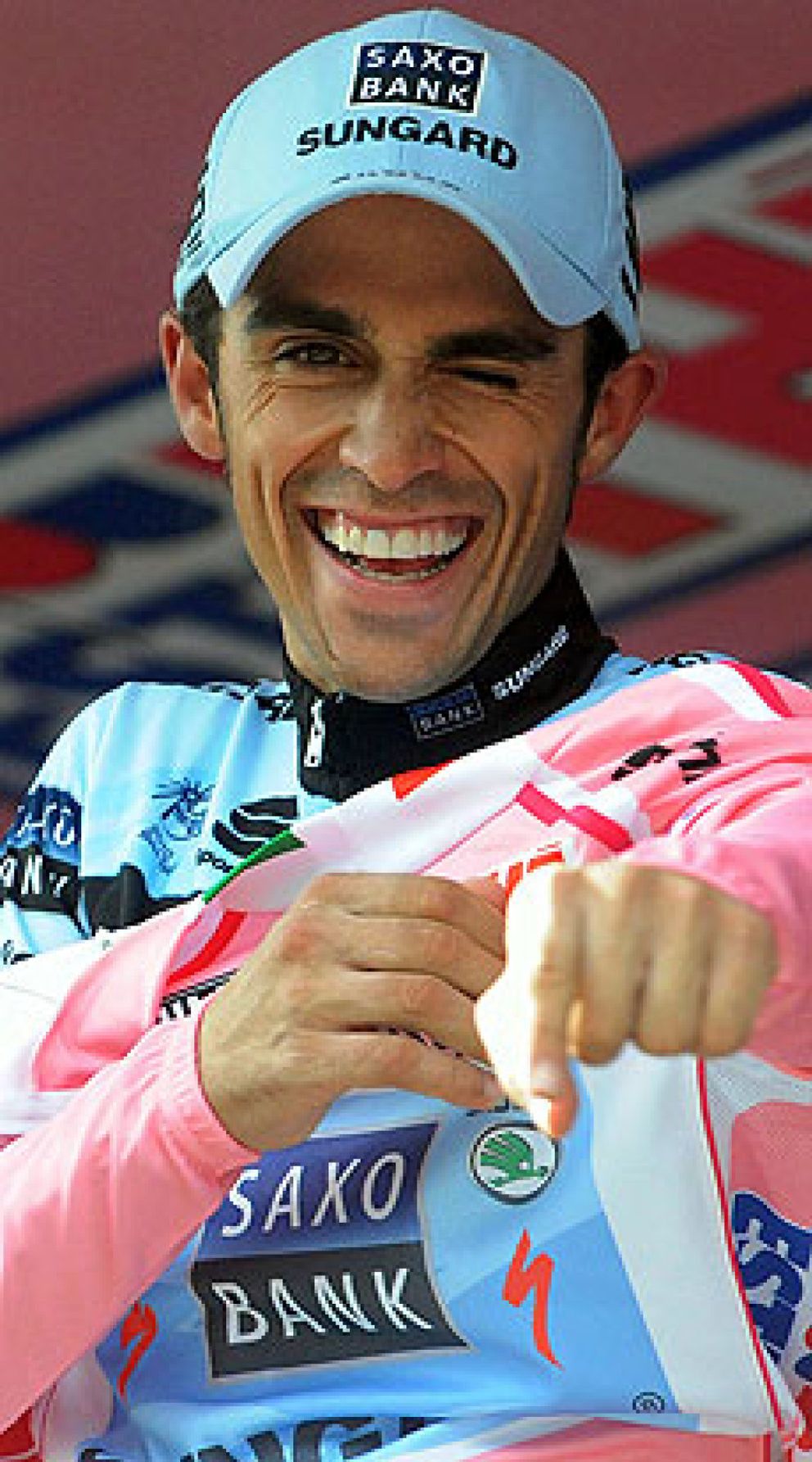 Foto: Kiryienka le dedica la victoria a Tondo y Contador está a un día de su segundo Giro