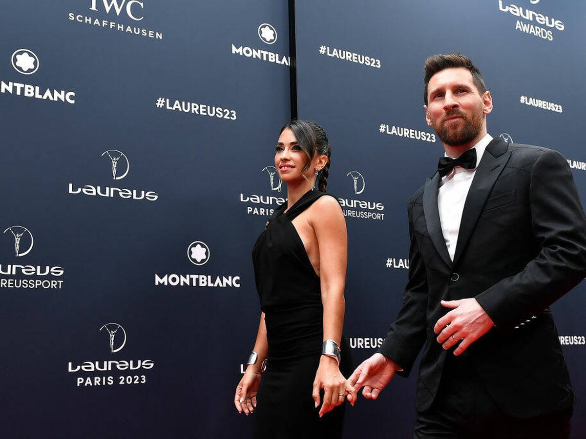 Foto: Leo Messi y su esposa, Antonella, en una entrega de premios. (Getty)