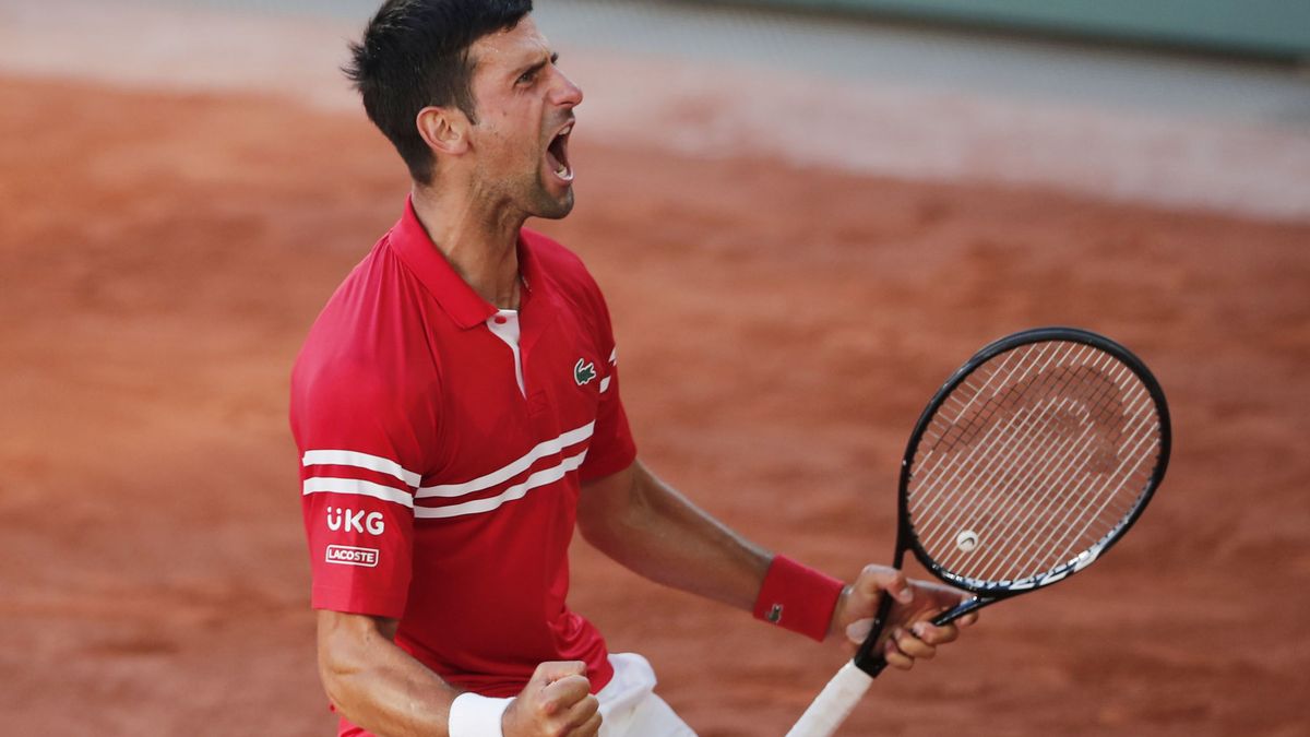 Djokovic remonta dos ‘sets’ a Tsitsipas y conquista en París su Grand Slam nº 19
