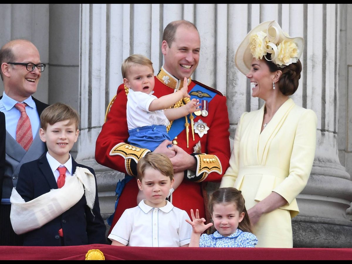 Foto: El príncipe Guillermo, Kate Middleton y su hijo Louis. (Cordon Press)