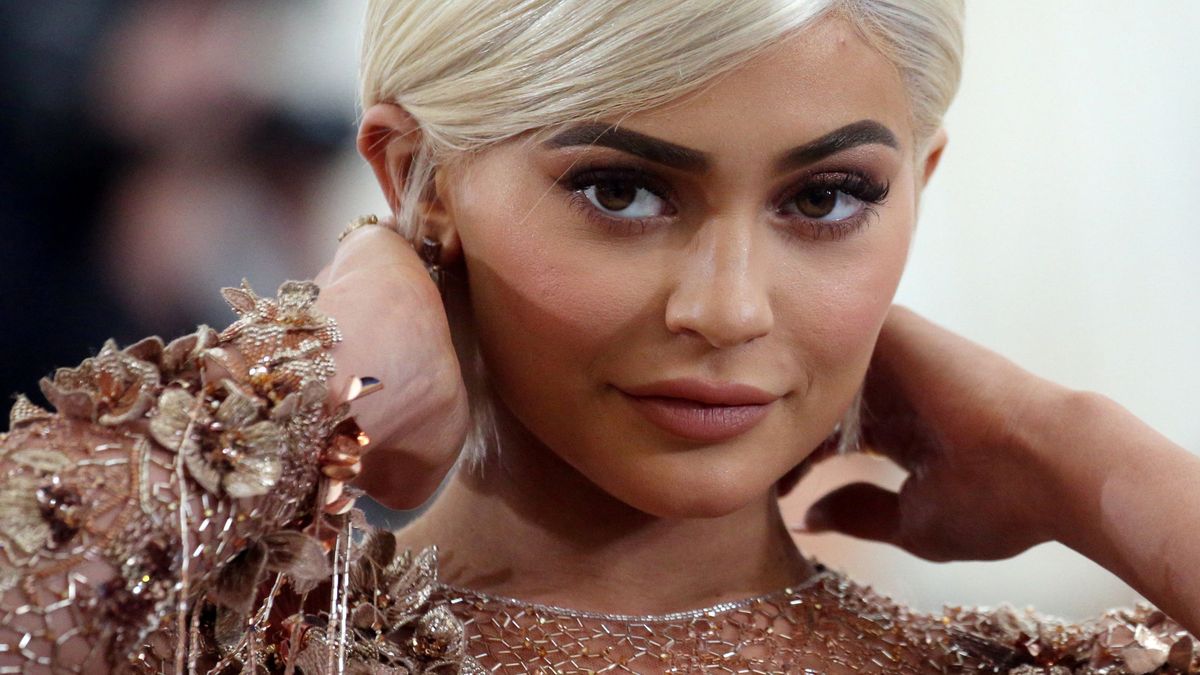 La manicura de Kylie Jenner es tendencia en Instagram y esta vez la puedes hacer en casa