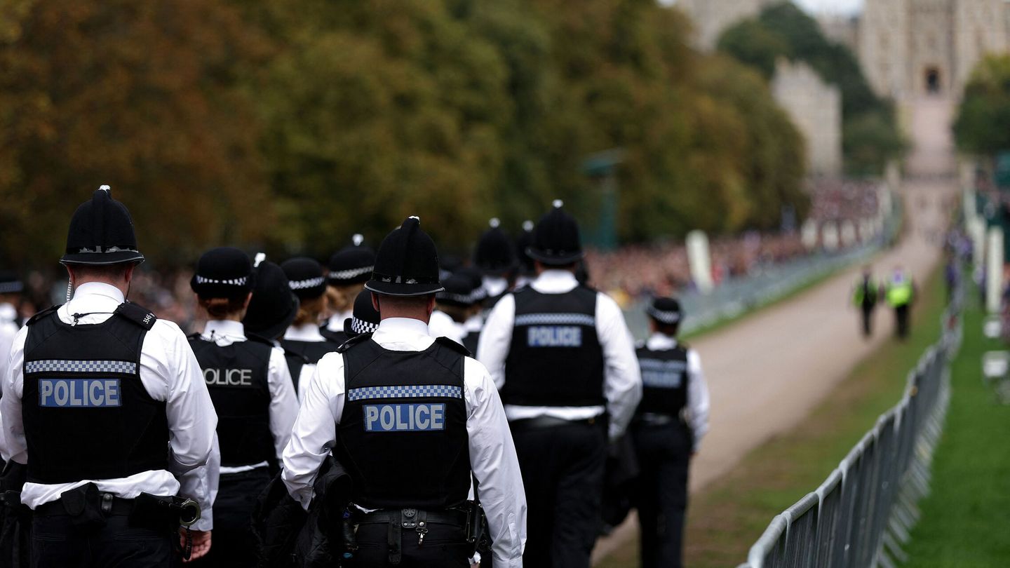 Miembros de la Policía en Windsor. (Reuters/Pool/Alex Pantling)