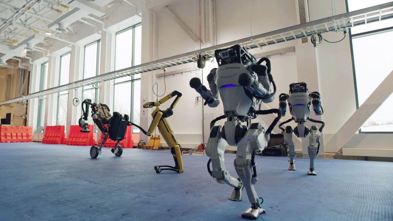 Foto: Los robots de Boston Dynamics se han hecho famosos por sus bolos en internet.  