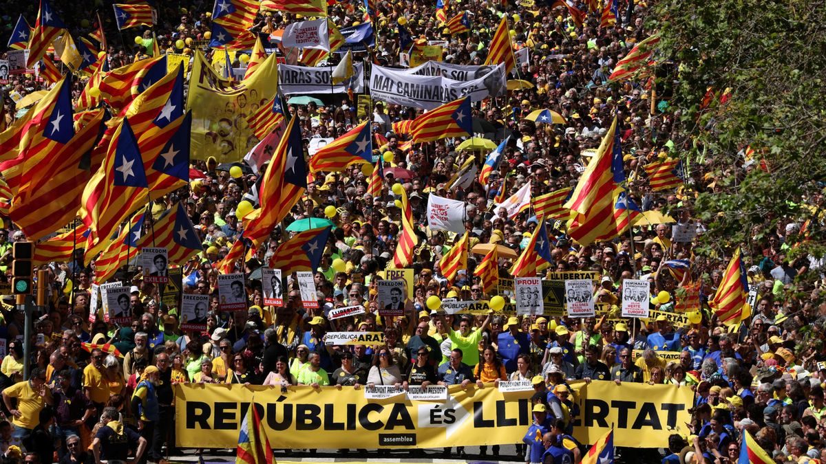 Directo | Más de 300.000 personas piden en Barcelona la libertad de los presos