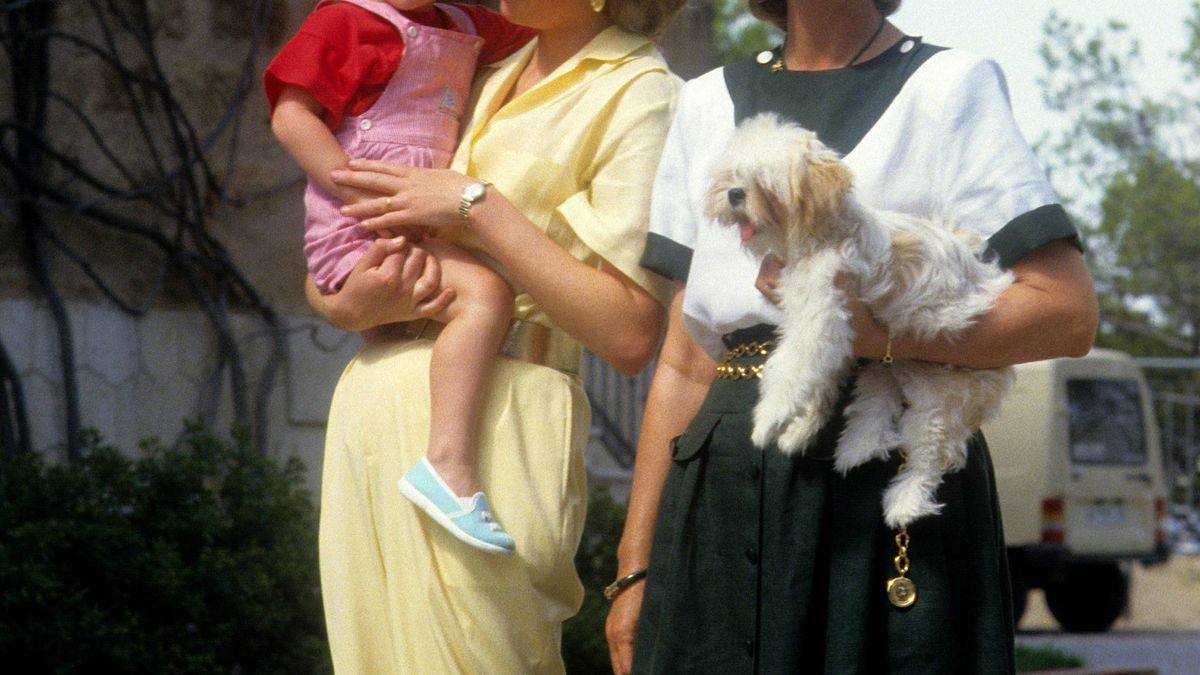 La familia real, sus mascotas y el criadero de perros de don Juan Carlos