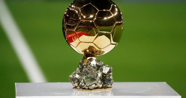 Foto: El Balón de Oro, el trofeo individual más prestigioso del mundo del fútbol (Reuters/Juan Medina)