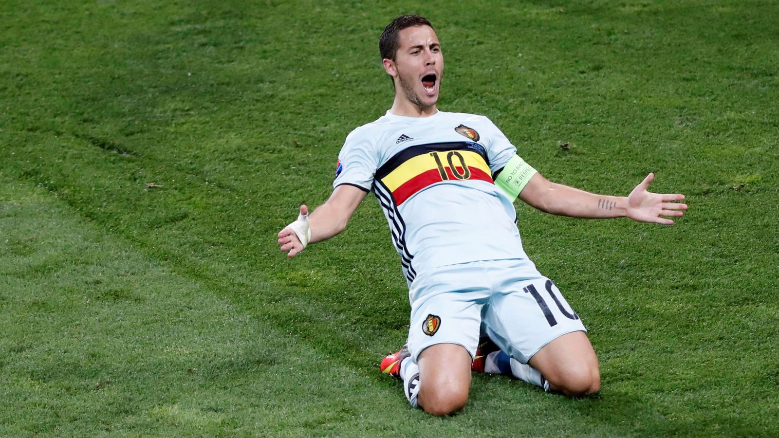Foto: Hazard celebra su gol a Hungría. (Reuters)