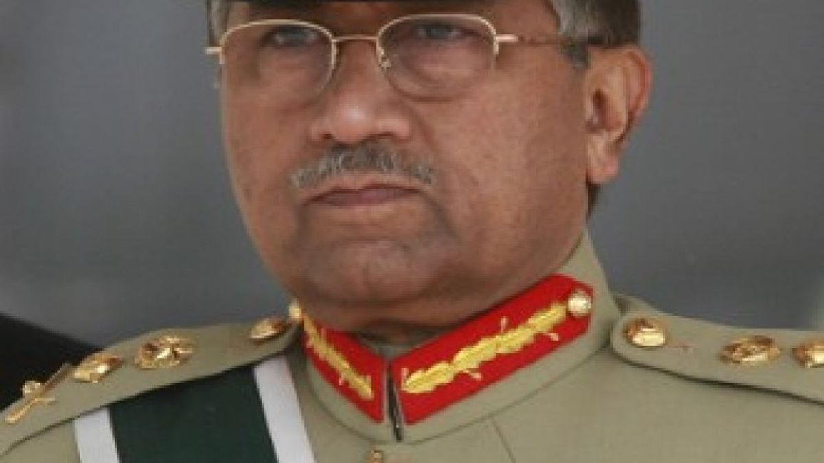 Musharraf dimite como jefe del Ejército de Pakistán