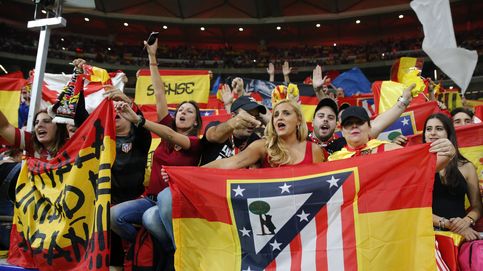 '¡Que viva España!' e invasión de banderas nacionales: el Metropolitano alzó la voz