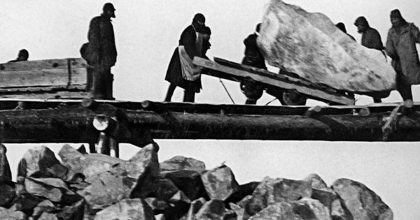 Foto: Prisioneros trabajando en la construcción del Canal Mar Blanco-Báltico. (Wikipedia)