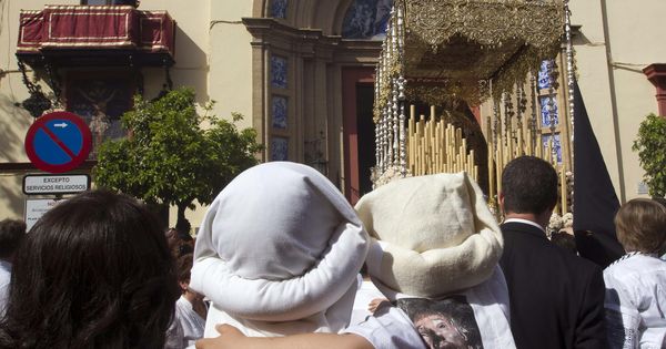 Foto: Imagen de archivo de un Jueves Santo en Sevilla (EFE)