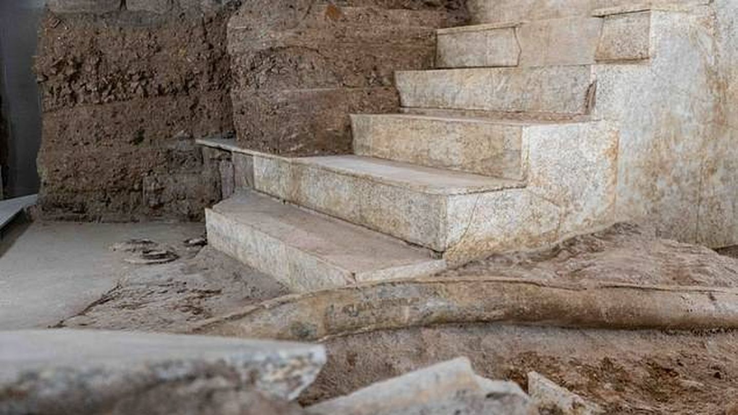 Las escaleras de mármol que conectaban los diferentes niveles de los jardines. (Foto: Soprintendenza Speciale Di Roma)