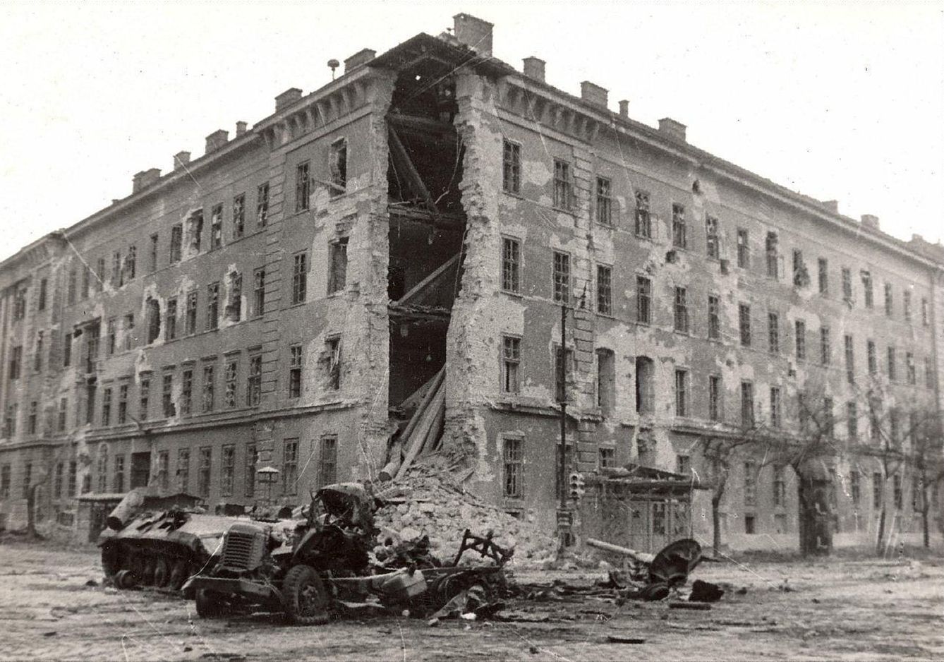 Edificio de Budapest tras la rebelión. (EFE)