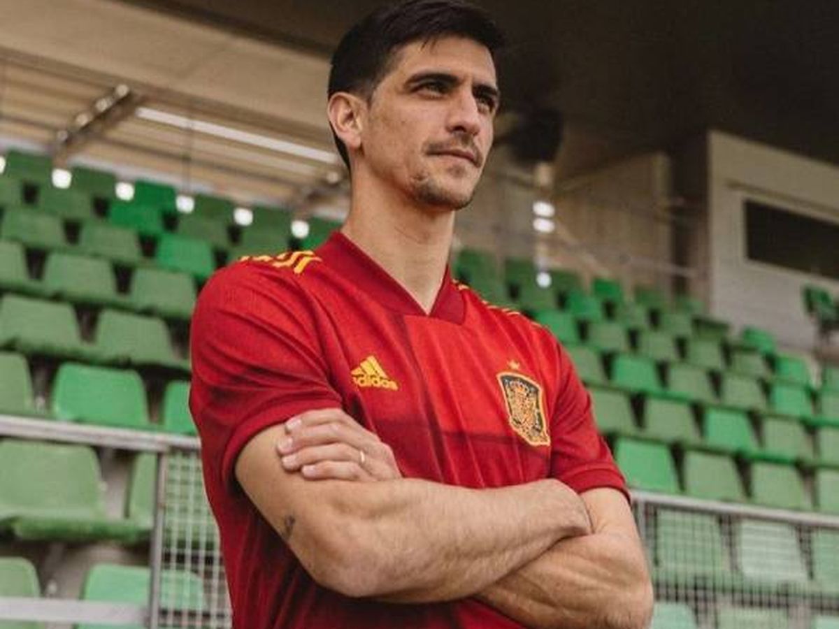 Foto: Gerard Moreno, vistiendo la camiseta de la selección española. (Instagram @gerard_moreno)