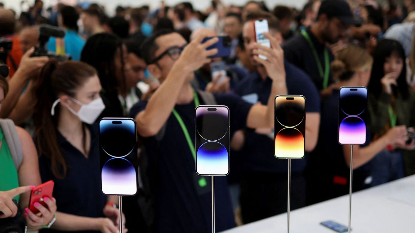 Foto: Los nuevos iPhone 14 durante el evento de Apple de este miércoles. (Reuters / Carlos Barria)