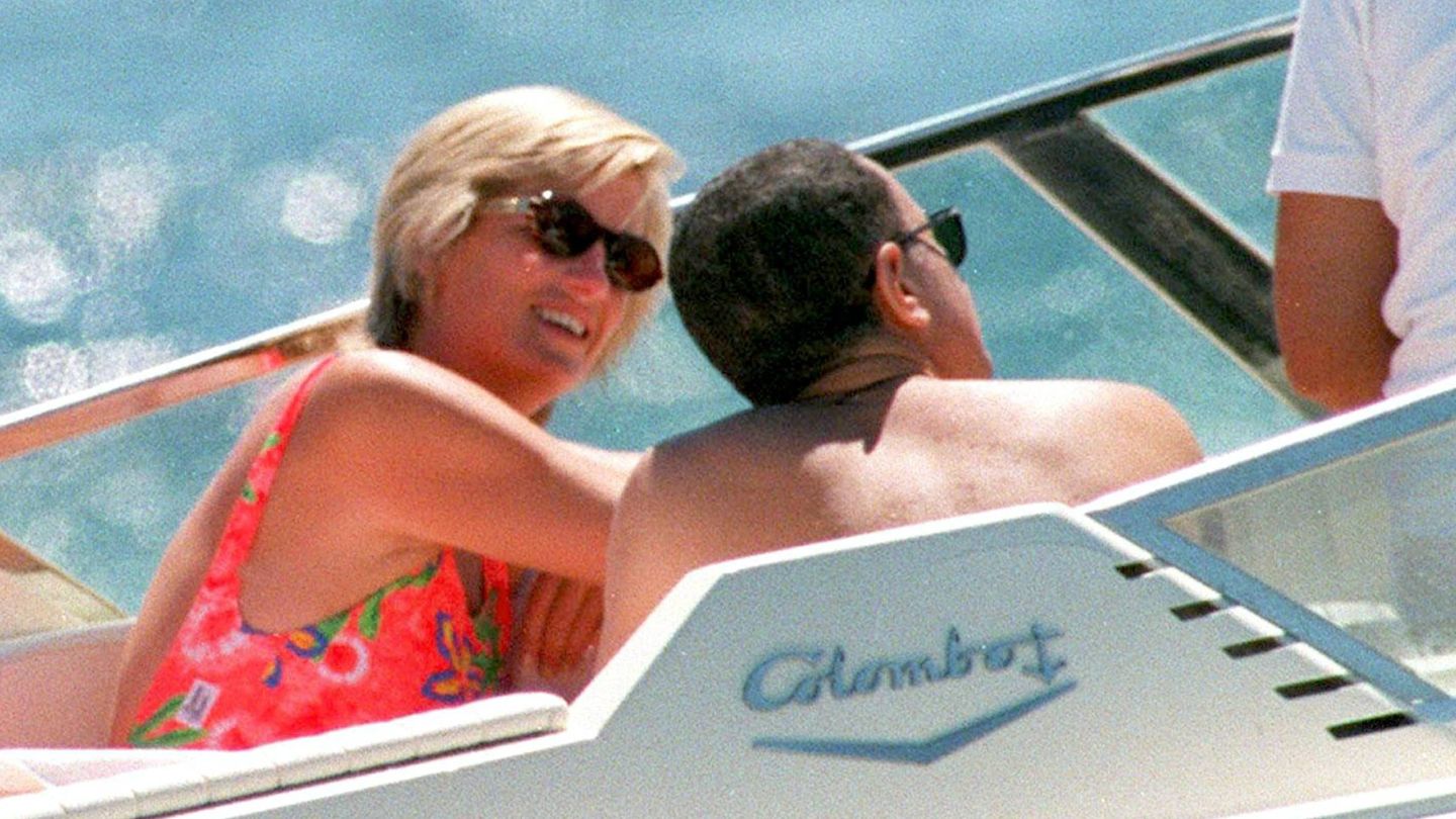 Dodi, junto a Diana en el verano del 97. (Cordon Press)