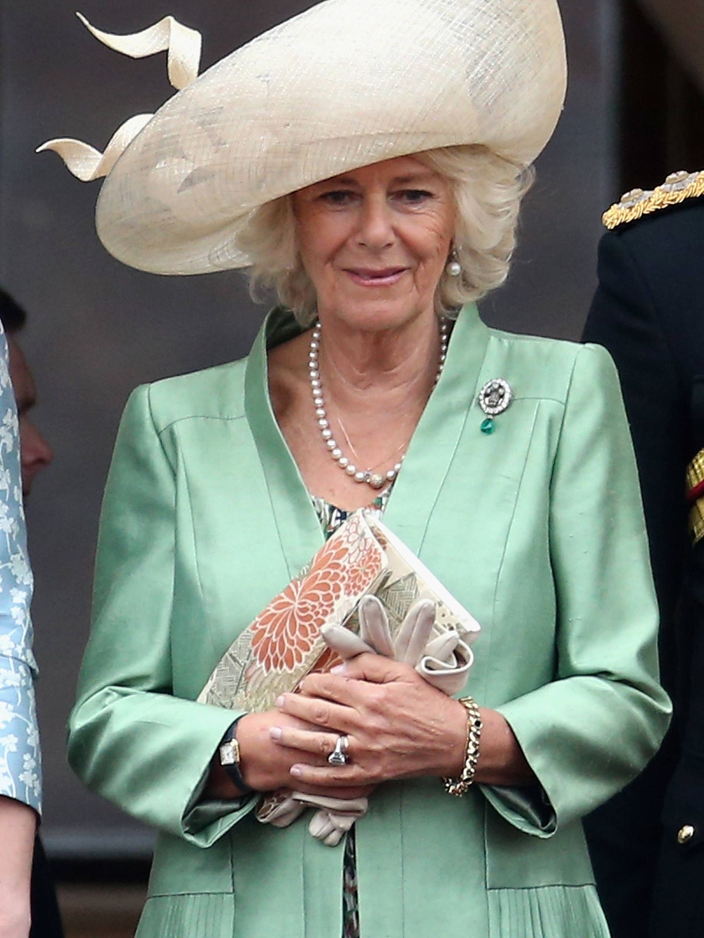  La duquesa de Cornualles con la joya que perteneció a Diana. (Getty)