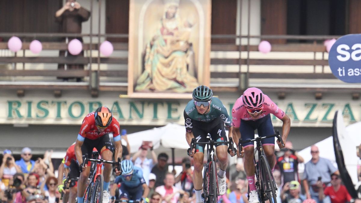 El Giro se decide al final, final: Covi gana en Fedaia, Hindley va a ganar en Verona