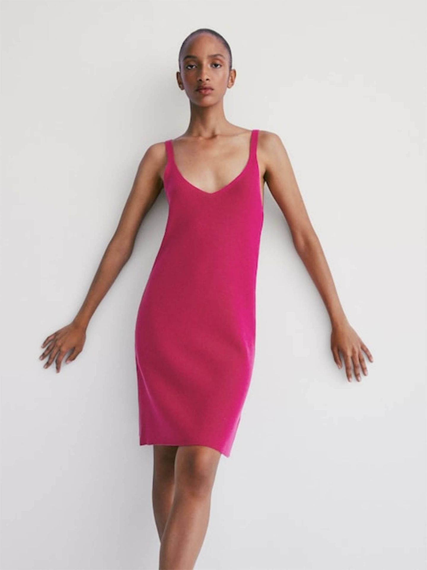 El vestido que necesitas este verano a mitad de precio. (Massimo Dutti/Cortesía) 