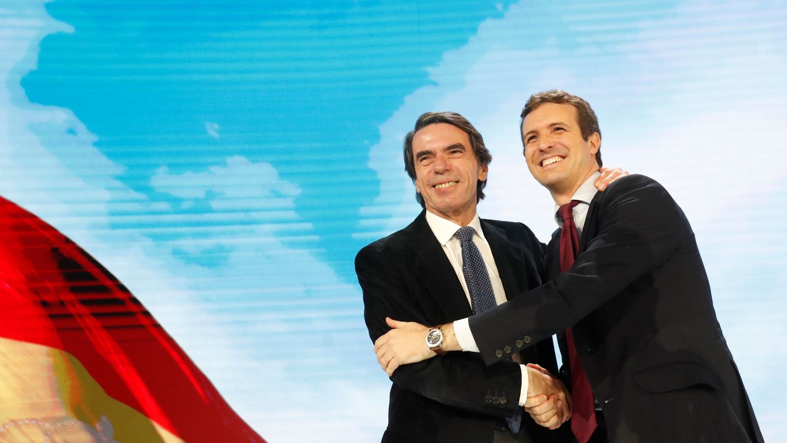 Foto: El presidente del PP, Pablo Casado, acompañado del expresidente del Gobierno y presidente de la Fundación FAES, José María Aznar. (EFE)