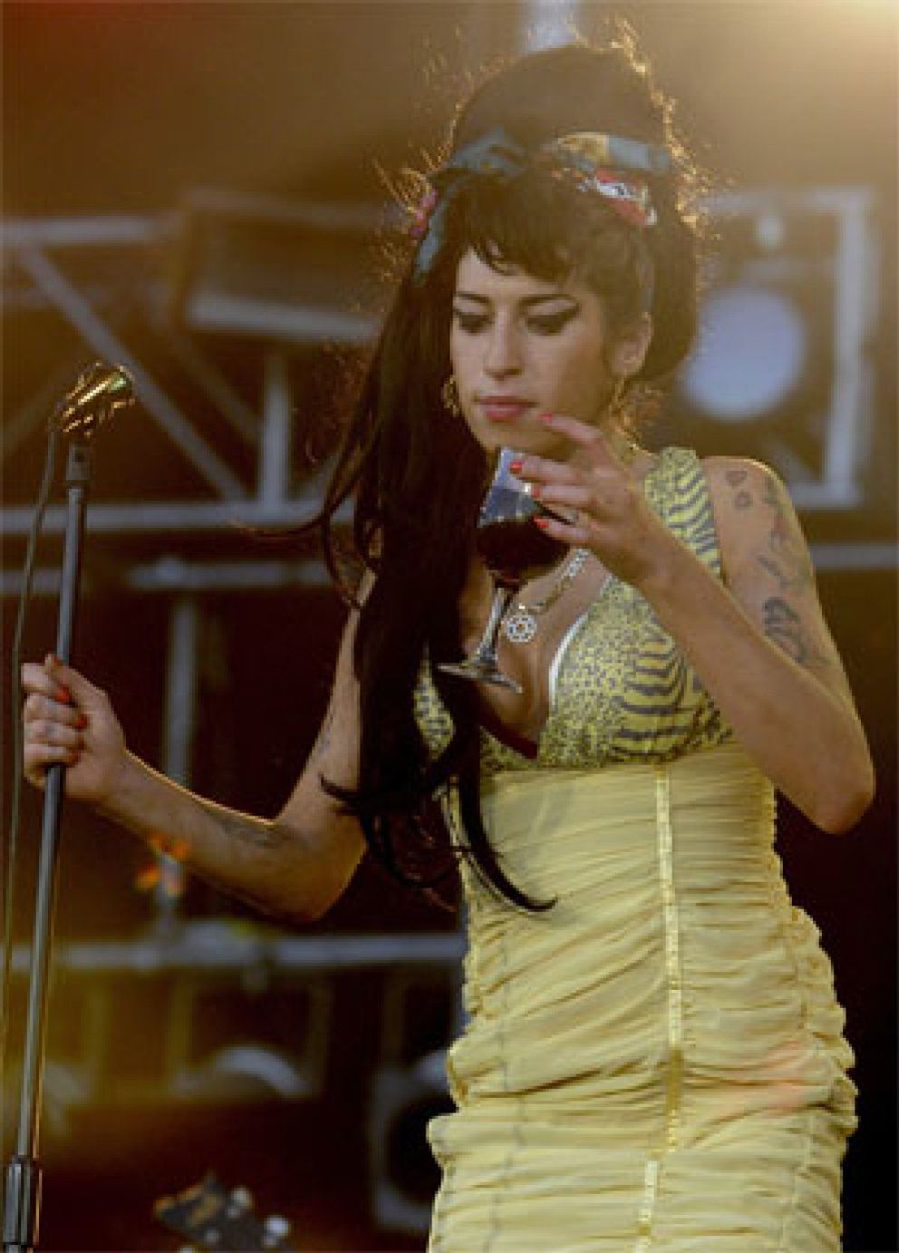 Foto: ‘Condenan’ a Winehouse a dos años sin ver a su marido