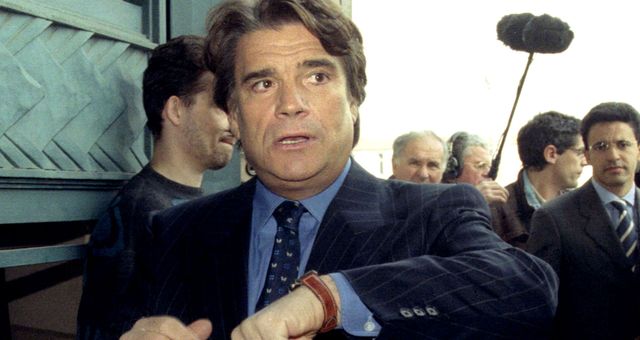 Bernard Tapie, en 1996 en uno de sus múltiples juicios. (Reuters)