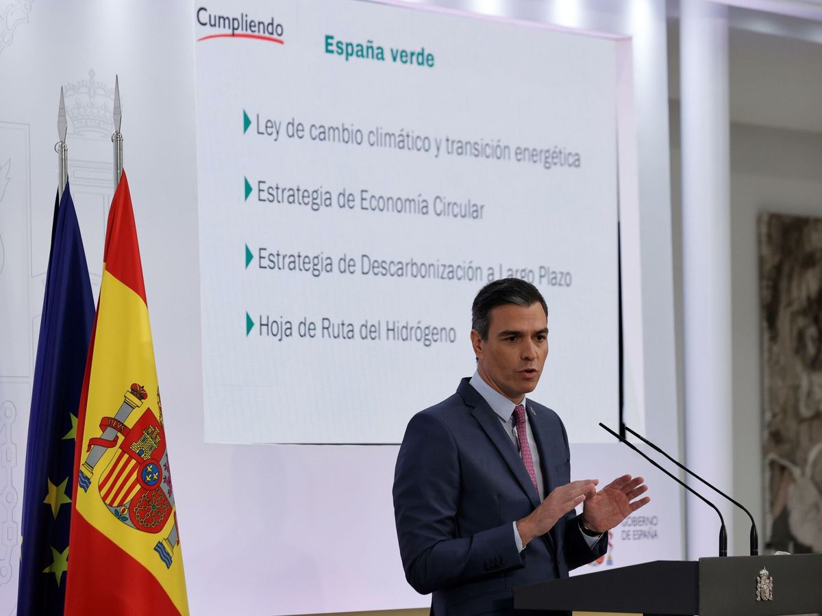 Foto: Pedro Sánchez durante su intervención para hacer balance del curso político. (EFE)