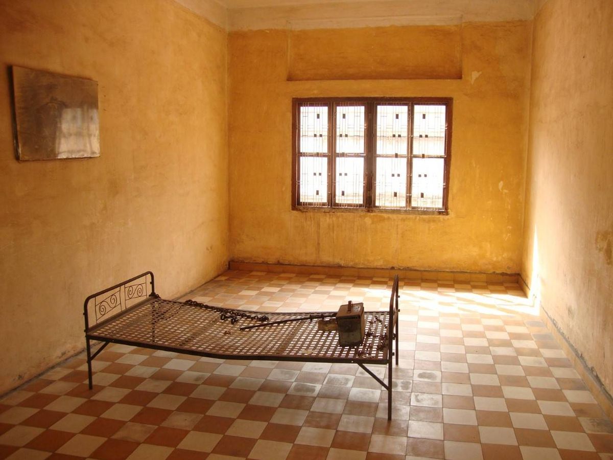 Foto: Una sala de torturas Tuol Sleng (Javier Brandoli)